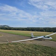 Flugwegposition um 17:26:16: Aufgenommen in der Nähe von Esslingen, Deutschland in 334 Meter